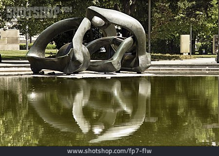 
                Skulptur, Henry Moore, Hill Arches                   