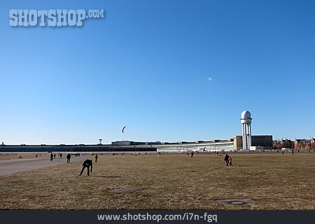 
                Tempelhof, Flughafen Tempelhof, Tempelhofer Park                   