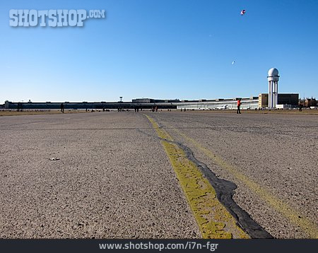 
                Tempelhof, Flughafen Tempelhof, Tempelhofer Park                   