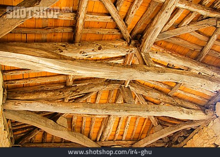 
                Dachstuhl, Balken, Gebälk, Holzkonstruktion, Dachbalken                   