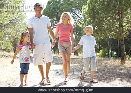 
                Spaziergang, Familie, Familienleben                   