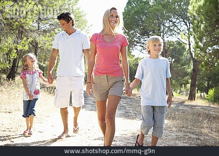 
                Spaziergang, Familie, Familienleben                   