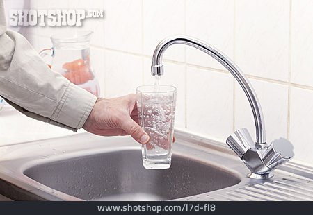 
                Durst, Wasserglas, Leitungswasser                   