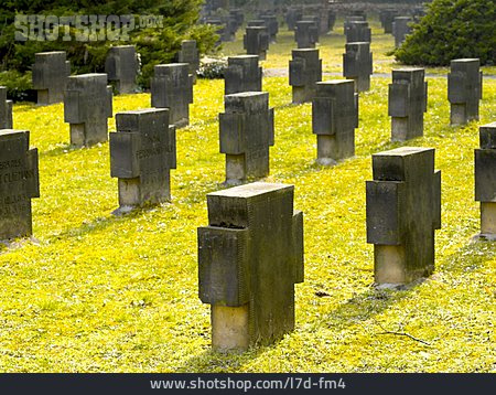 
                Soldatenfriedhof, Kriegsopfer                   
