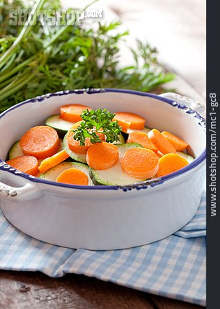 
                Karotte, Zucchini, Gemüseküche                   
