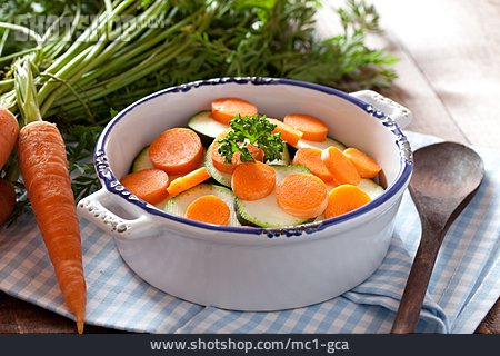 
                Karotte, Zucchini, Gemüseküche, Suppengemüse                   