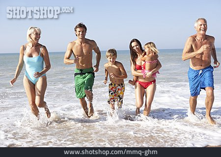 
                Baden, Familie, Strandurlaub, Familienurlaub                   
