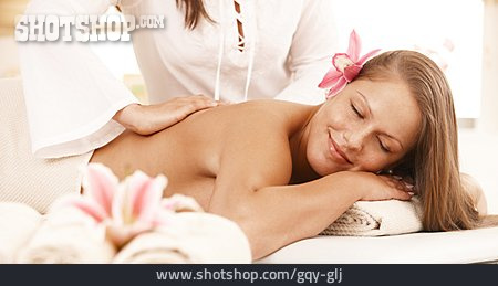 
                Frau, Wellness & Relax, Spa, Massage, Wellnessmassage                   