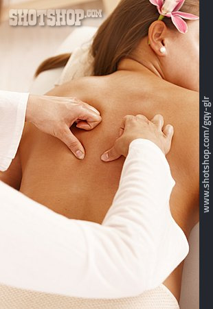 
                Wellness & Relax, Behandlung, Massieren, Massage, Rückenmassage                   
