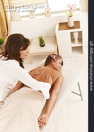 
                Wellness & Relax, Spa, Massage, Rückenmassage, Wellnessmassage                   