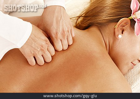 
                Wellness & Relax, Behandlung, Massieren, Massage, Rückenmassage                   
