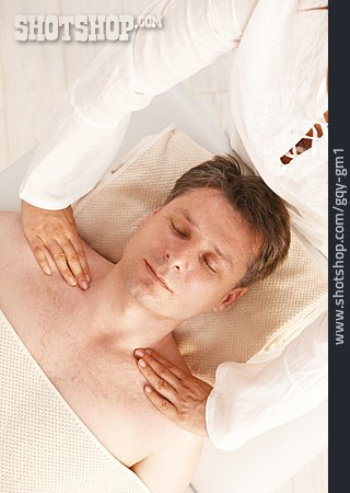 
                Mann, Wellness & Relax, Massage, Schultermassage, Wellnessmassage                   