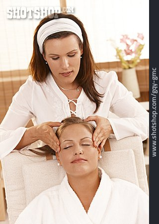 
                Frau, Wellness & Relax, Massage, Kopfmassage, Wellnessmassage                   