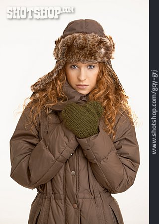 
                Junge Frau, Winterlich, Winterkleidung                   