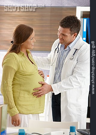 
                Schwangere, Gynäkologe, Schwangerschaftsuntersuchung                   