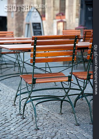 
                Stuhl, Straßencafé                   