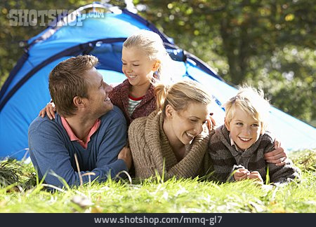 
                Familie, Zelten, Familienurlaub, Campingurlaub                   