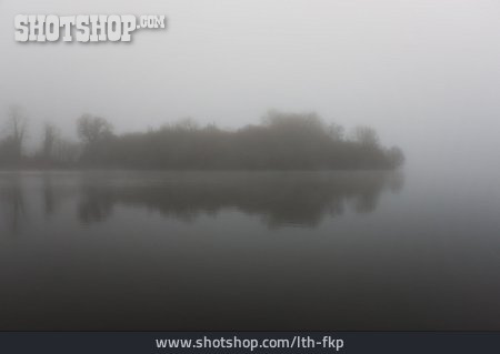 
                See, Nebel, Ufer, Gespenstisch                   