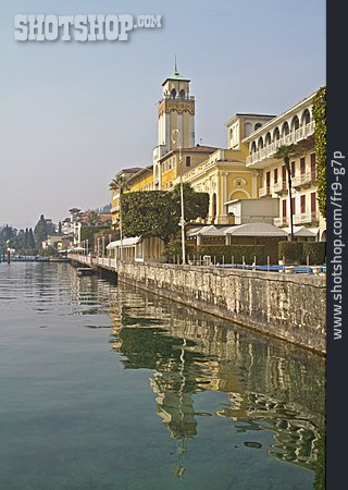 
                Gardasee, Uferpromenade, Gardone Riviera                   