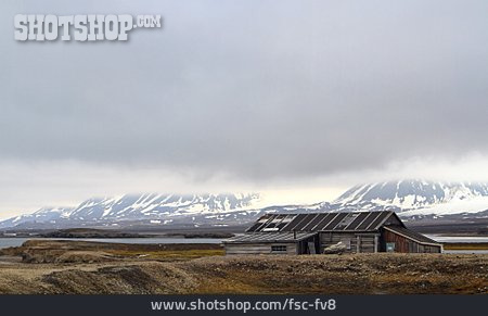 
                Svalbard, Spitzbergen, Ny-alesund                   