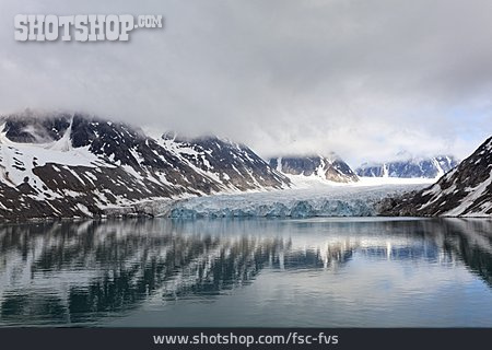 
                Gletscher, Spitzbergen, Magdalenenfjord, Waggonway-gletscher                   