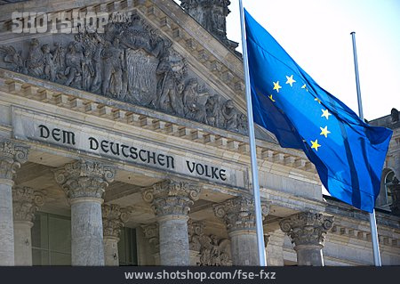 
                Reichstag, Bundestag, Europafahne                   