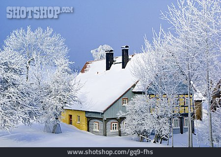 
                Winter, Umgebindehaus                   