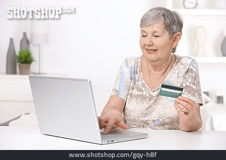 
                Seniorin, Onlineshopping, Onlinebanking                   