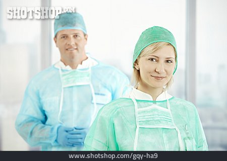 
                Chirurg, Chirurgin, Op-schwester                   