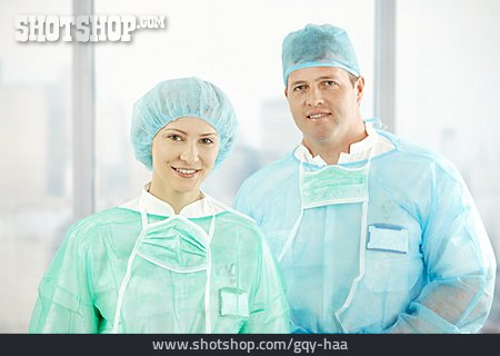 
                Chirurg, Chirurgin, Op-schwester                   