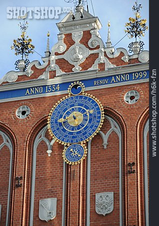 
                Astronomische Uhr, Riga, Schwarzhäupterhaus                   