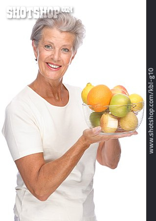 
                Seniorin, Gesunde Ernährung, Obstschale                   