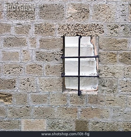 
                Fenster, Mauer                   