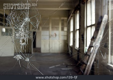 
                Vandalismus, Glasscheibe                   