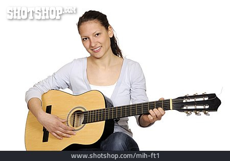 
                Musizieren, Gitarre Spielen, Gitarristin                   