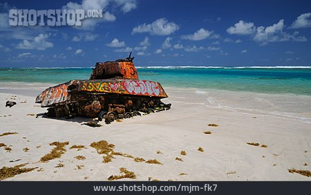 
                Strand, Panzer, Puerto Rico, Flamenco Beach, Culebra                   