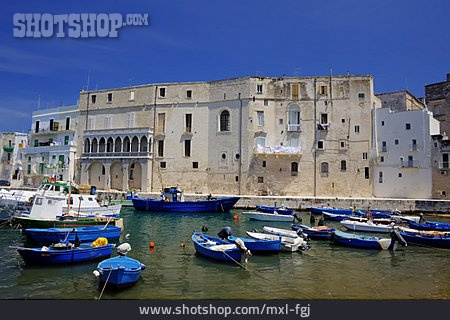 
                Italien, Apulien, Fischerhafen, Monopoli                   