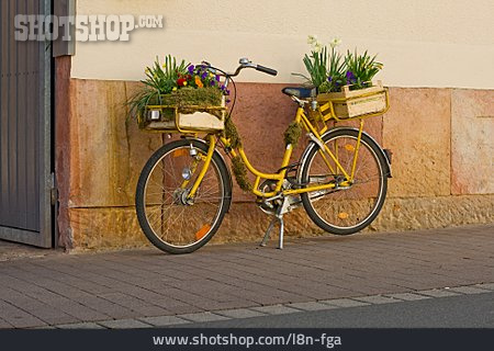 
                Fahrrad, Blumendekoration                   