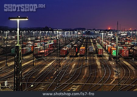 
                Güterbahnhof, Rangierbahnhof, Güterzug                   