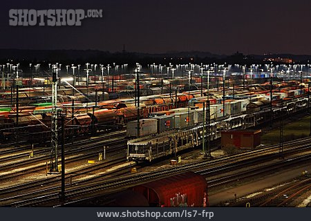 
                Güterbahnhof, Rangierbahnhof                   
