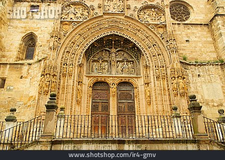 
                Portal, Santa Maria, Aranda De Duero                   