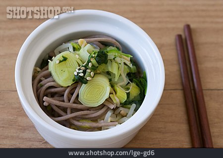 
                Salat, Nudelgericht, Japanische Küche, Soba                   