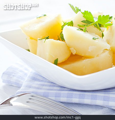 
                Kartoffeln, Petersilienartoffeln                   