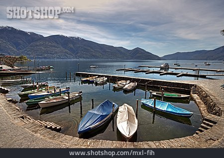 
                Hafen, Lago Maggiore                   