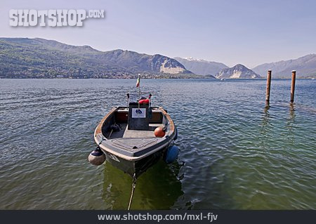 
                Motorboot, Lago Maggiore                   