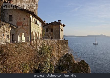 
                Kloster, Lago Maggiore, Santa Caterina Del Sasso                   