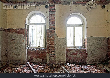 
                Fenster, Verfallen, Abbruchhaus                   