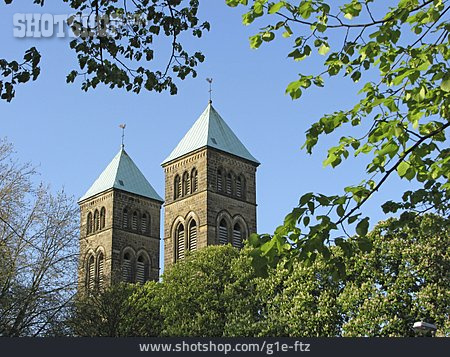 
                Kirchturm, Herz-jesu-kirche                   