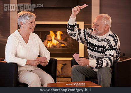 
                Kartenspiel, Ehepaar, Seniorenpaar                   