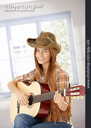 
                Country, Musikerin, Gitarrenspielerin                   